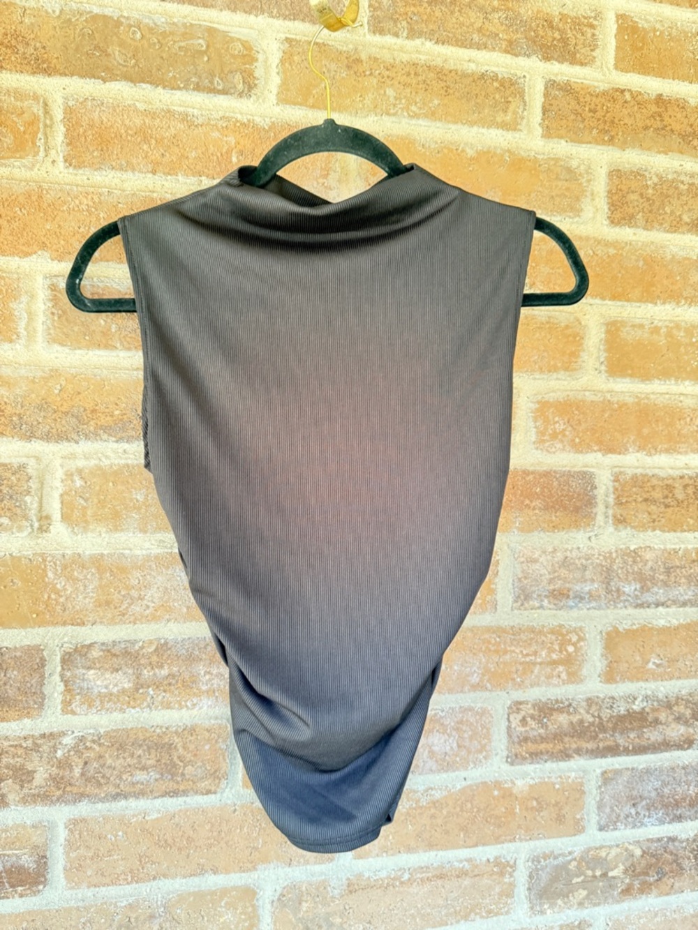SHEIN Charcoal Ribbed Garment Tag